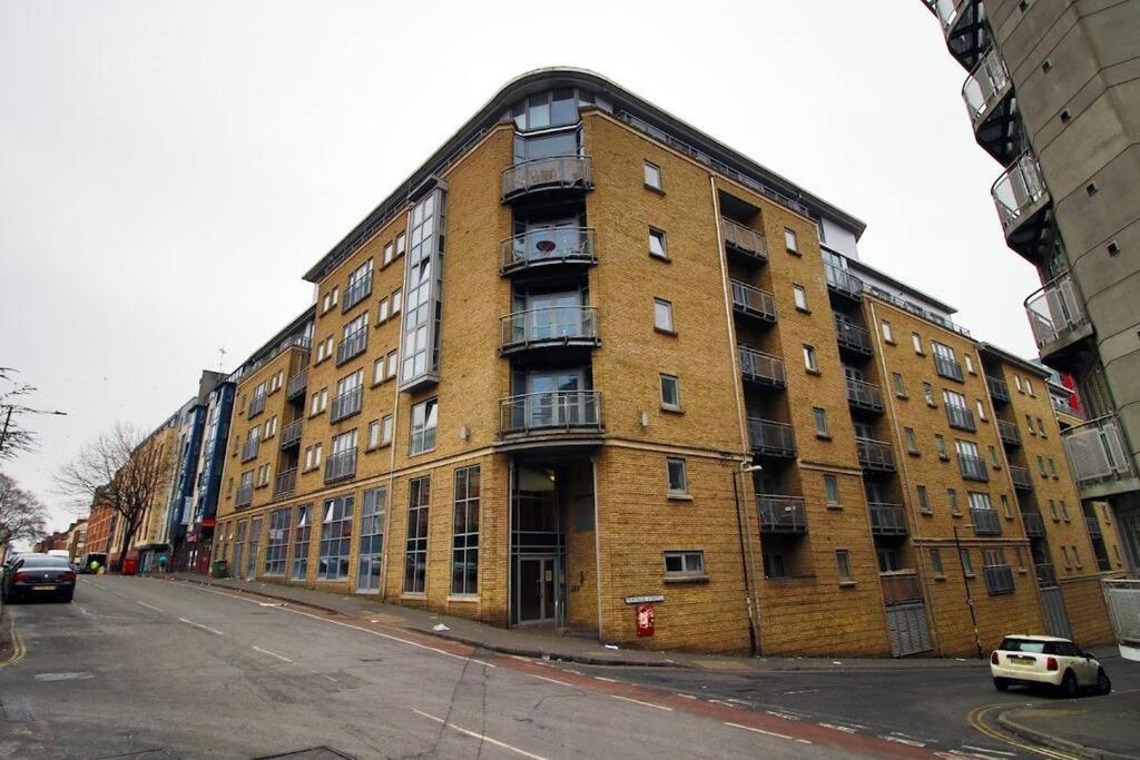 Hamilton Court 1Bedroom Apartment, Bright And Central Location With Balcony And Wi-Fi Bristol Eksteriør billede