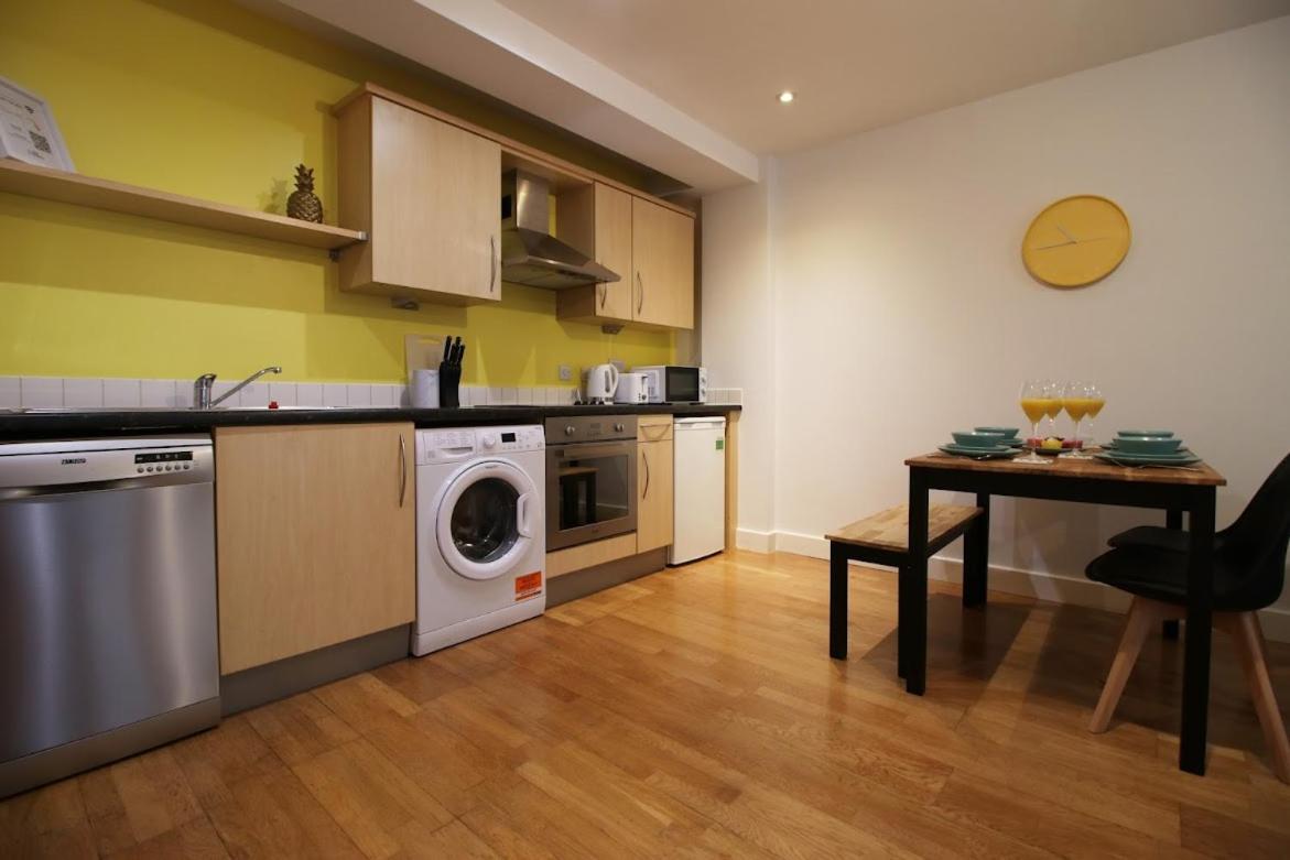 Hamilton Court 1Bedroom Apartment, Bright And Central Location With Balcony And Wi-Fi Bristol Eksteriør billede